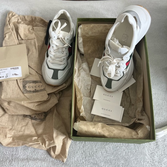 Gucci women’s sneakers white with red and green with cut outs size 37 - Picture 7 of 7